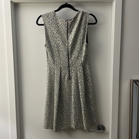 Dynamite white/black patterned dress. - Picture 3 of 6